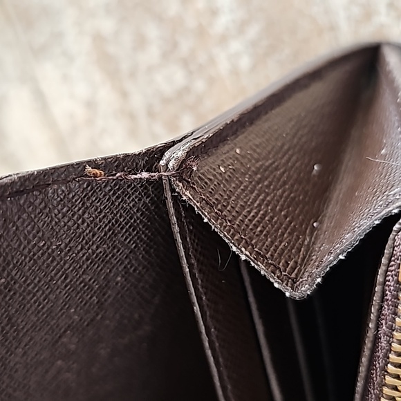 Louis Vuitton Damier Ebene Wallet - Picture 12 of 17